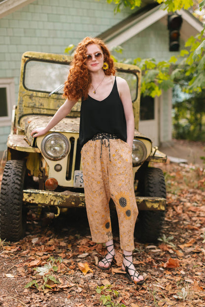 Milk & Honey Linen Cropped Artist Pant w/ Bee, Sunflower