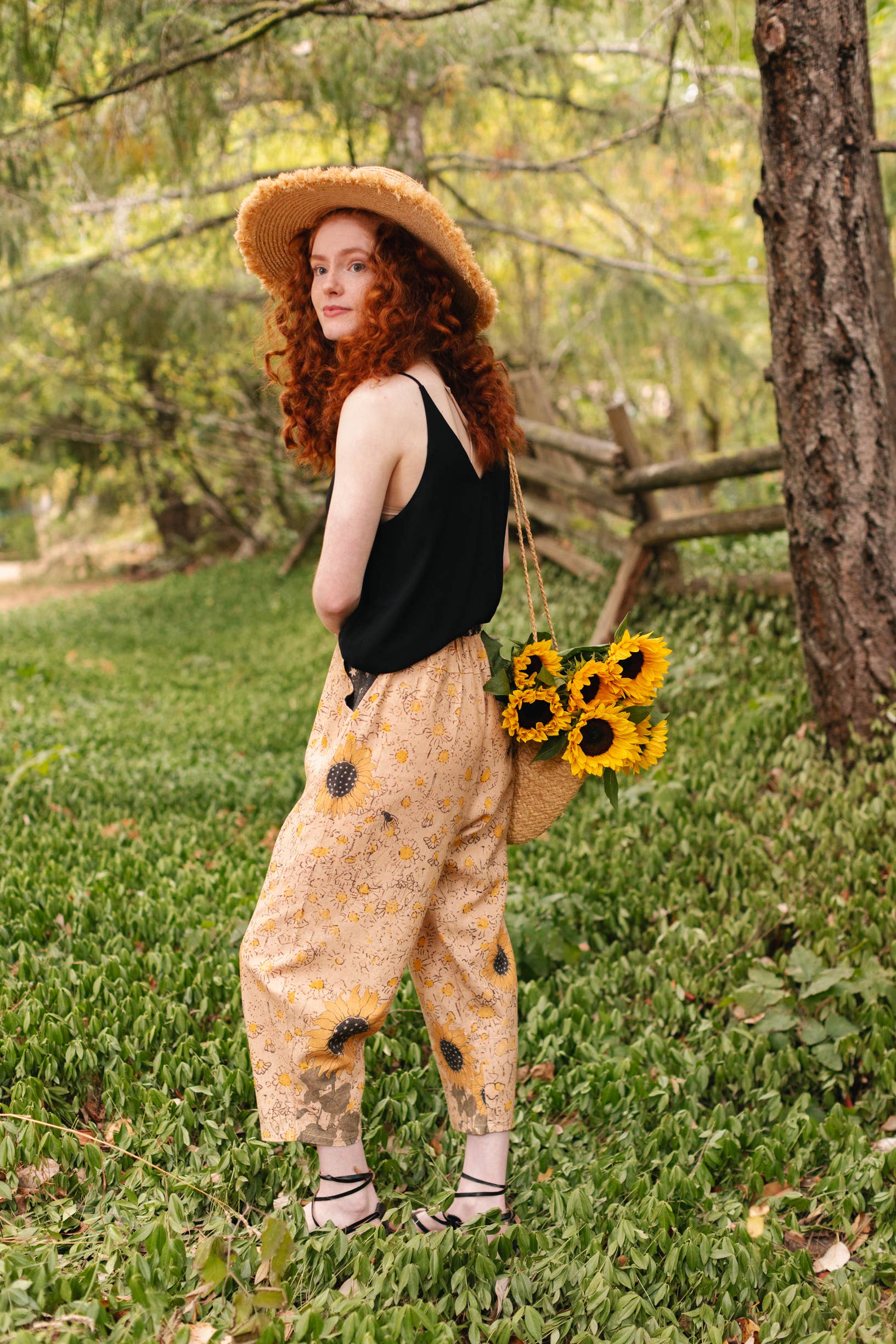 Milk & Honey Linen Cropped Artist Pant w/ Bee, Sunflower