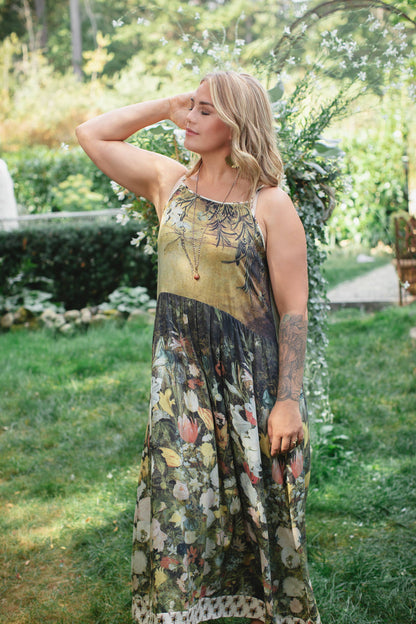 I Dream in Flowers Bohéme Long Maxi Slip Dress With Bees