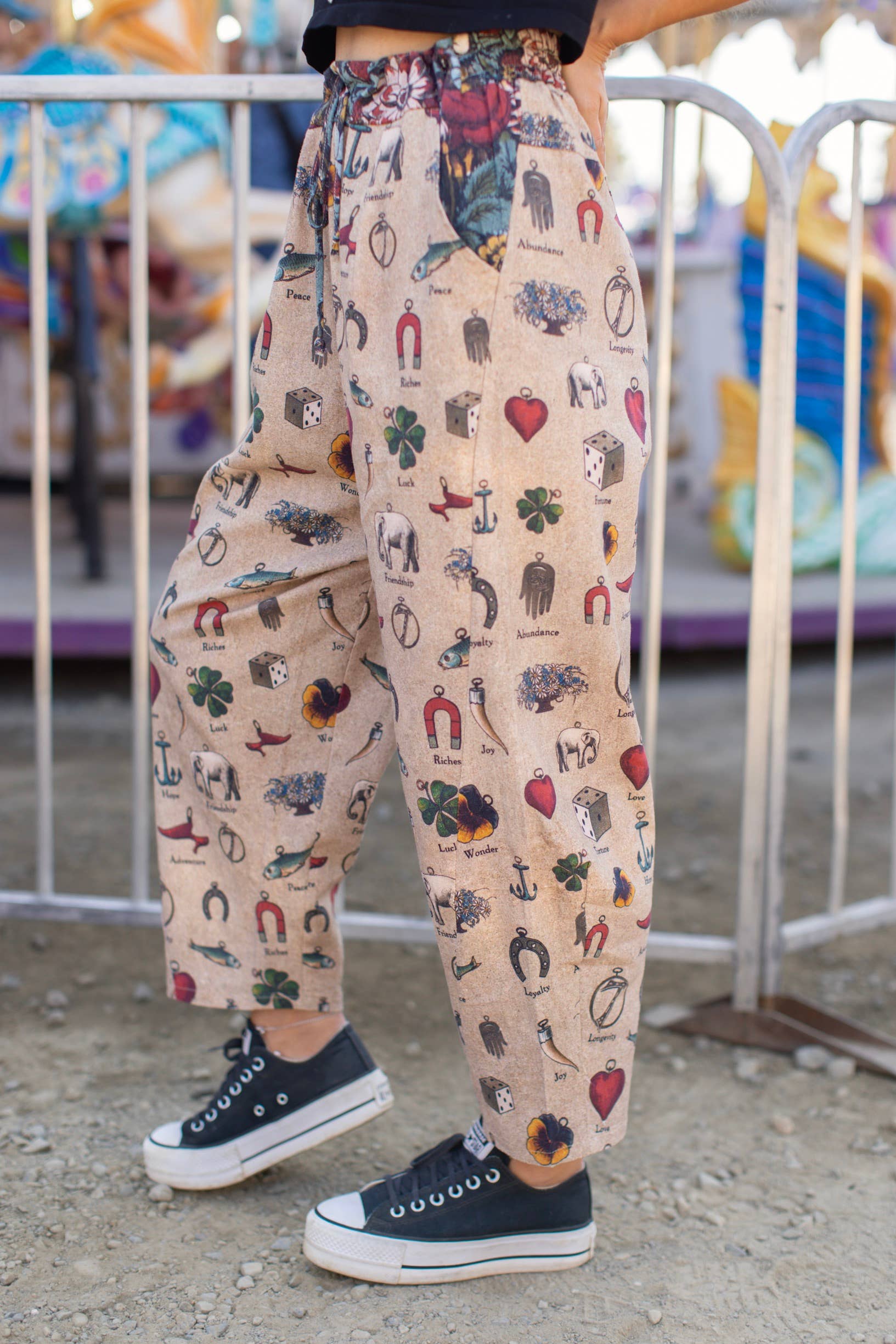 Charmed Life Linen Cropped Artist Pant w/ Lucky Charms