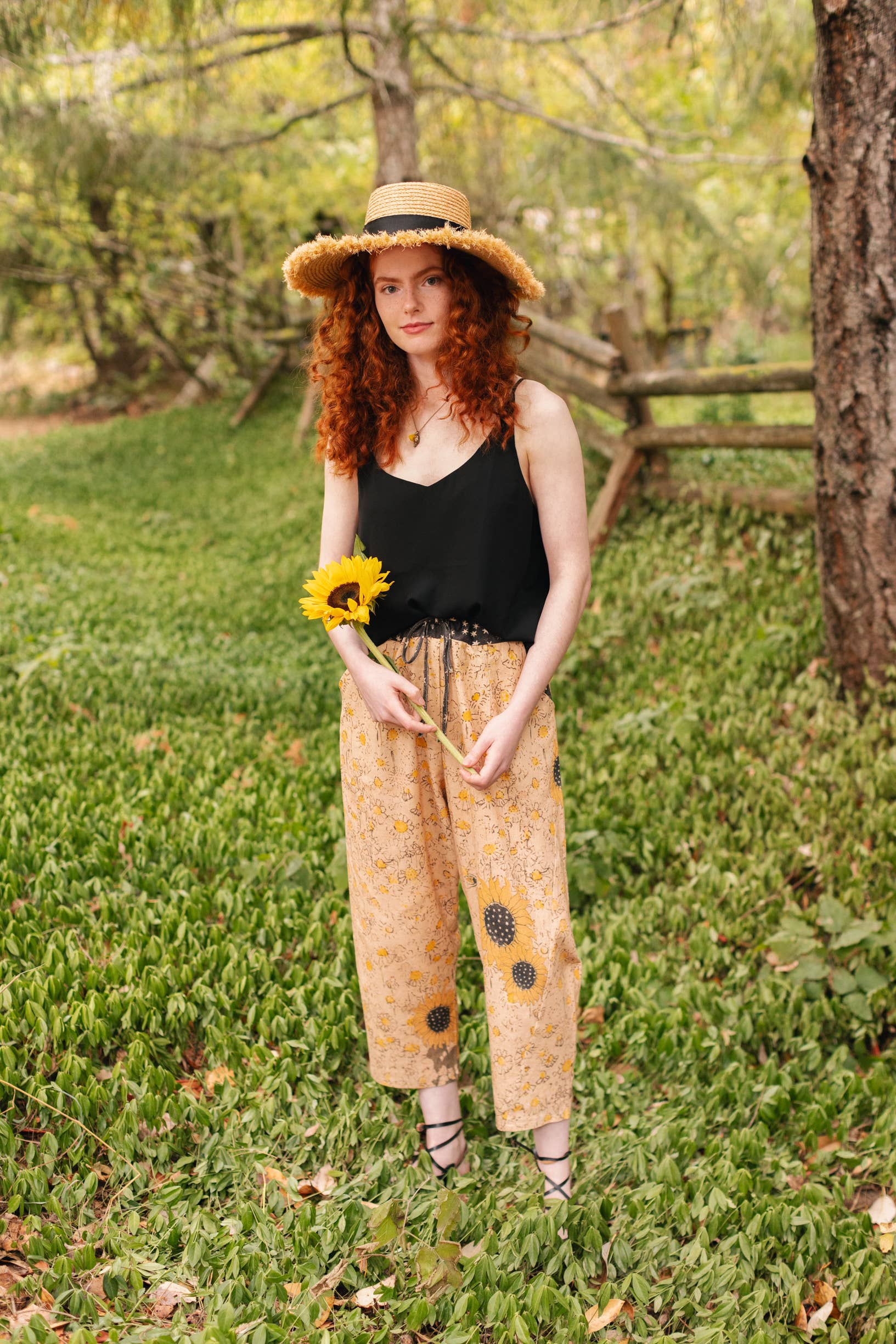 Milk & Honey Linen Cropped Artist Pant w/ Bee, Sunflower