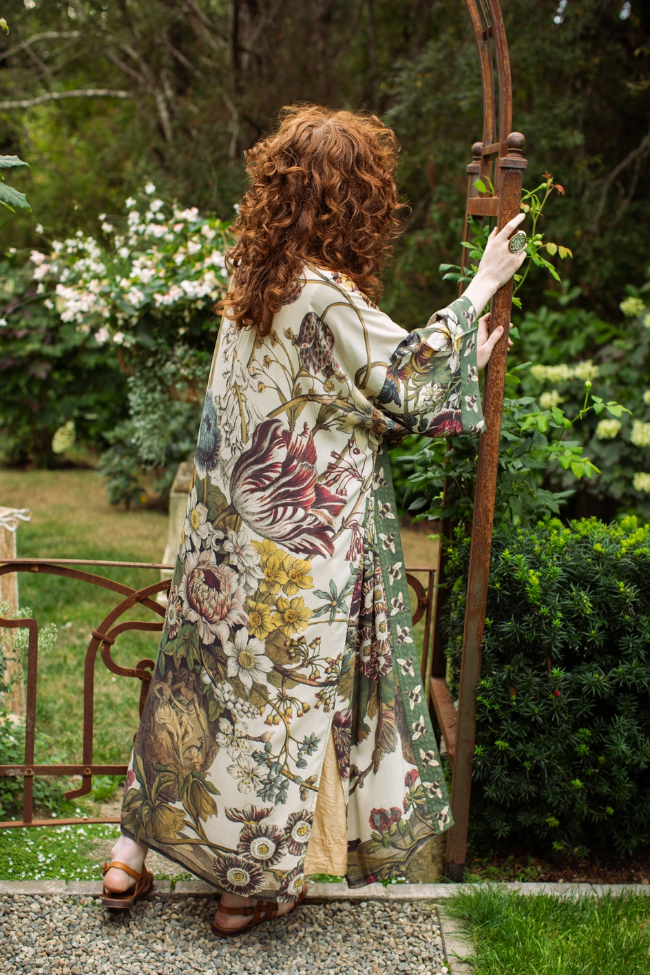 Love Grows Wild Opera Duster Kimono Robe w/ Bees